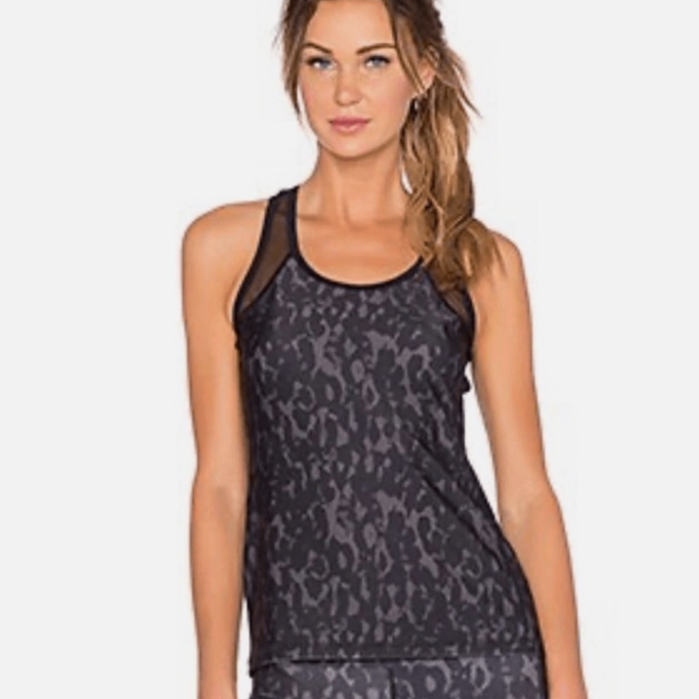 ALALA Clutch Racerback Active Tank Top Revolve in Black Camo Women’s Medium